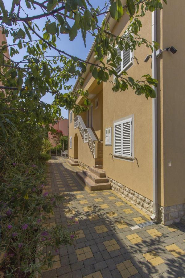 Apartments Dalibor Vodice Exterior photo
