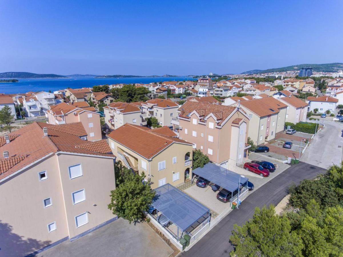 Apartments Dalibor Vodice Exterior photo