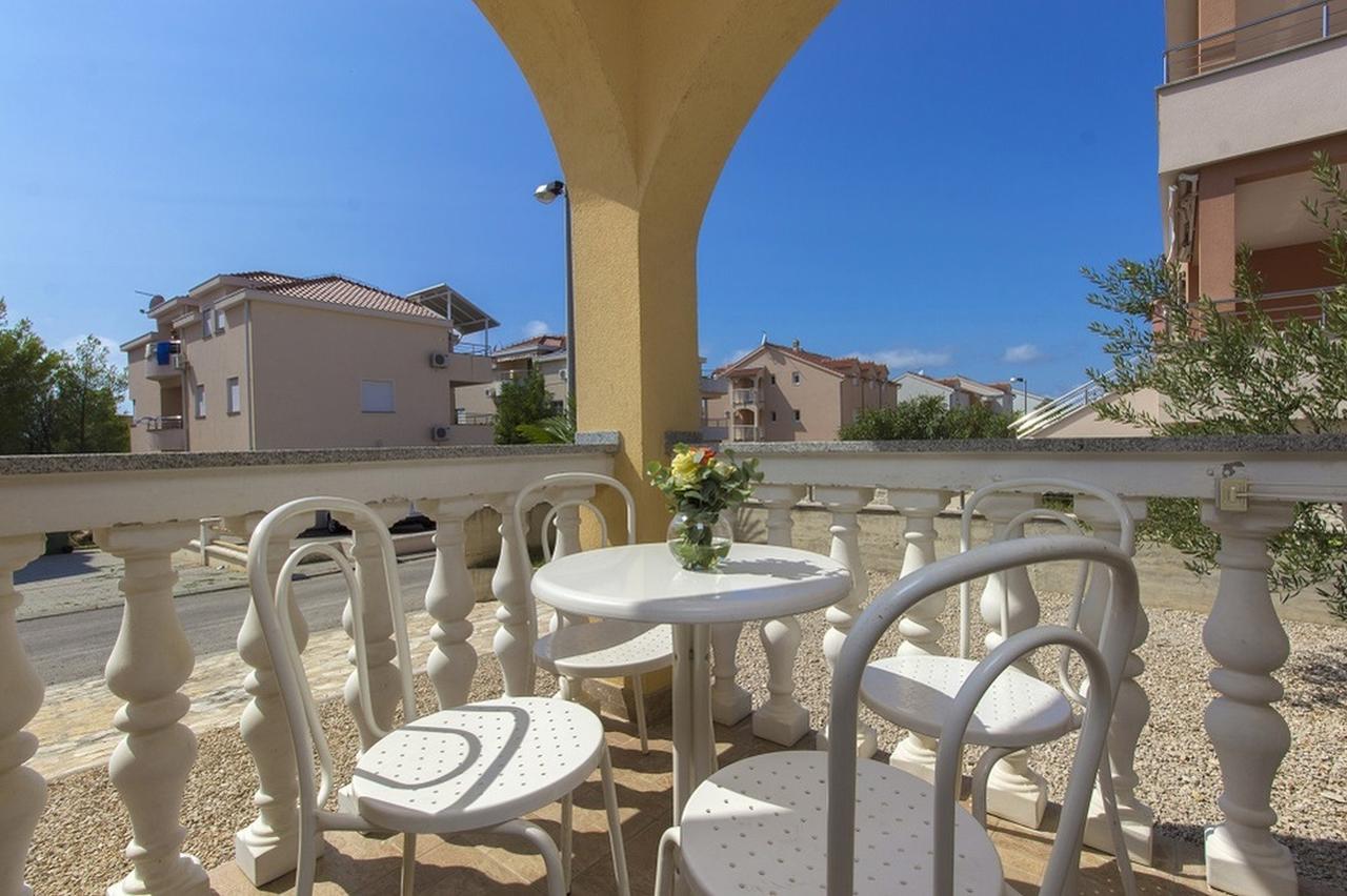 Apartments Dalibor Vodice Exterior photo