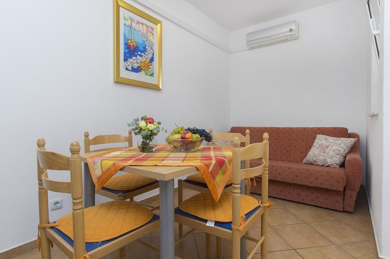 Apartments Dalibor Vodice Exterior photo