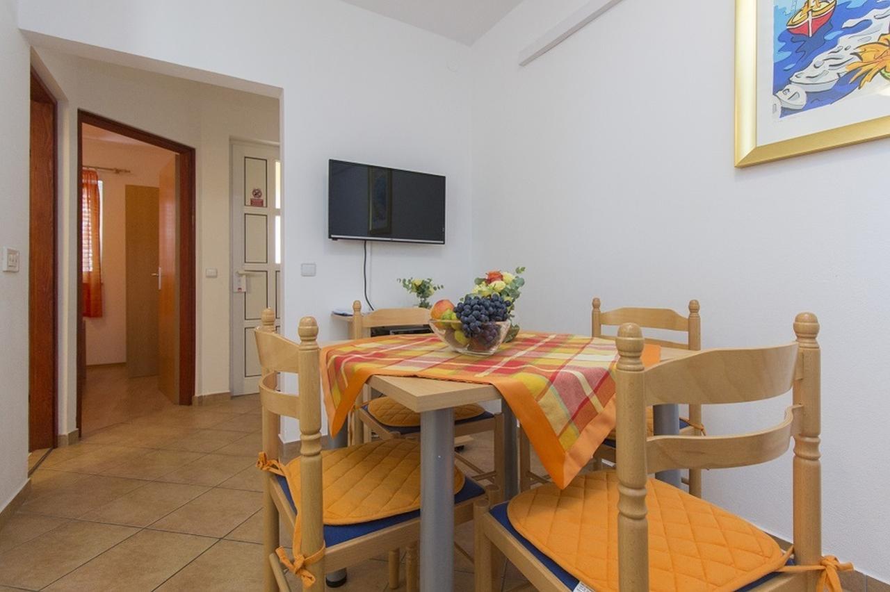 Apartments Dalibor Vodice Exterior photo